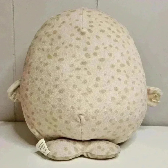 Squishmallows Original 8-Inch Lilou Beige Spotted Seal with White Belly - Small - Picture 4 of 6